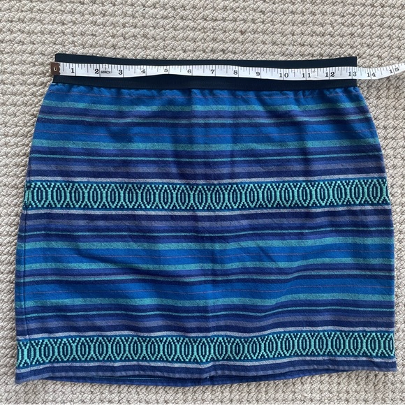 American Eagle Aztec Mini Skirt Size 0 - Picture 8 of 9